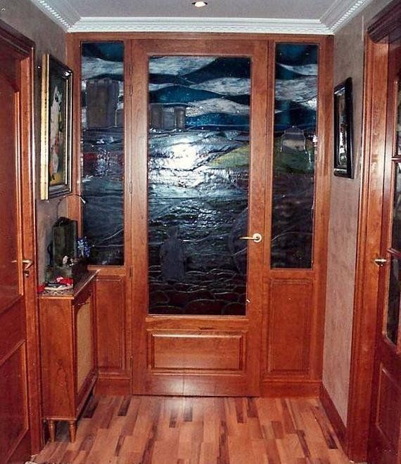 Carpinteria dividiendo recibidor.