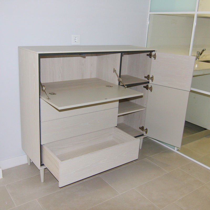 Aparador Auxiliar   Fresno teñido al aceite con laca gris