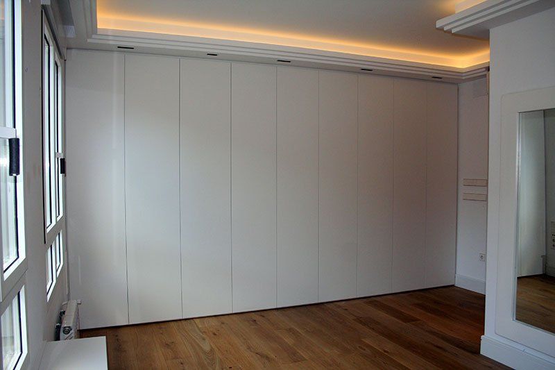 Armario puertas enrasadas