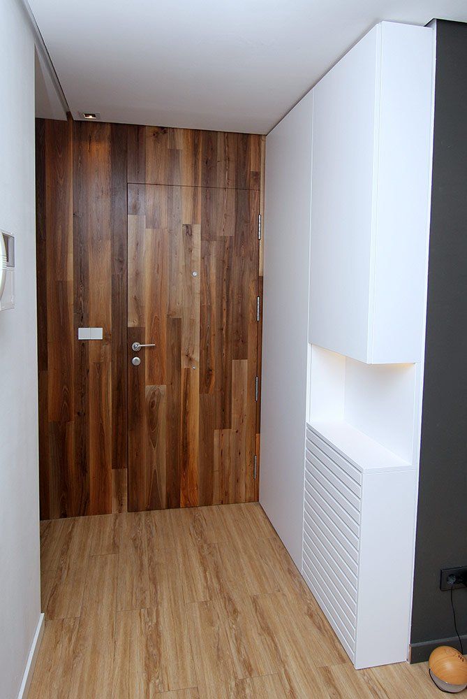 Panelado y frente con cubreradiador