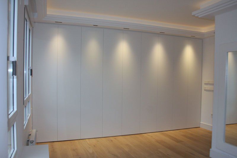 Armario puertas enrasadas