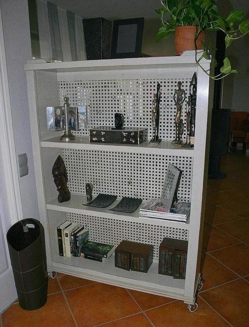 Mueble separador en laca rozada y patinada