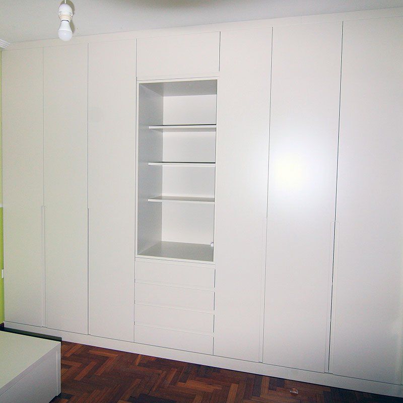 Armario puertas lacadas con uñero