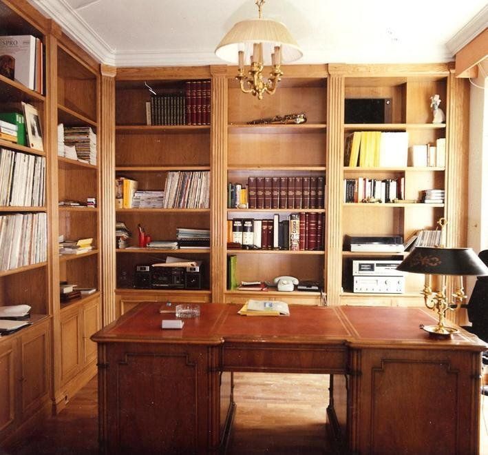 Libreria en Roble.