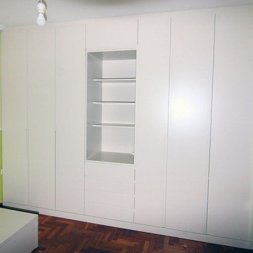 Armario puertas lacadas con uñero
