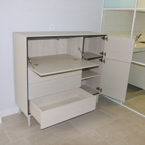 Aparador Auxiliar   Fresno teñido al aceite con laca gris