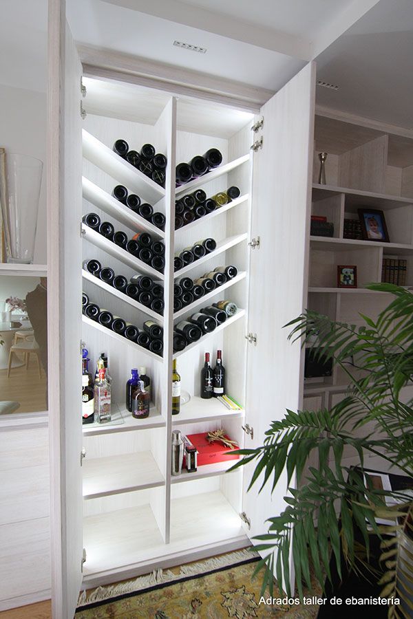 Estantería   botellero de madera blanca