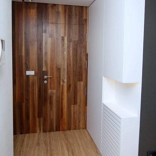 Panelado y frente con cubreradiador