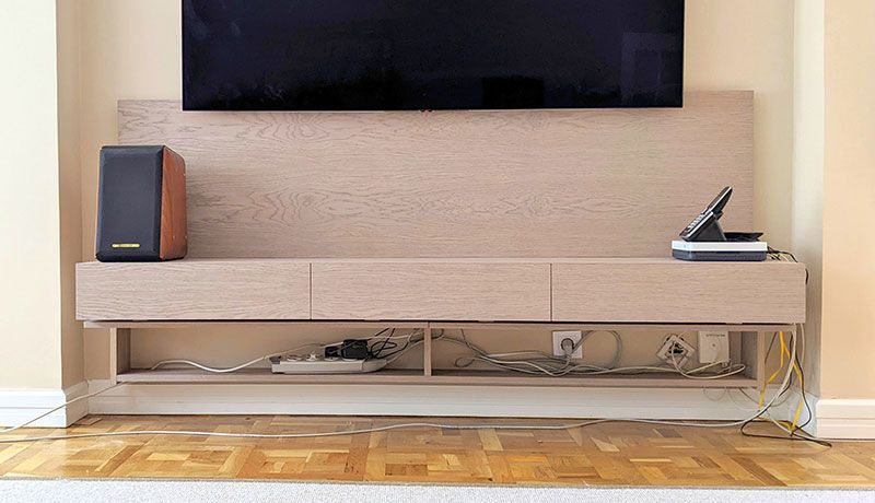 Mueble para televisión de roble claro