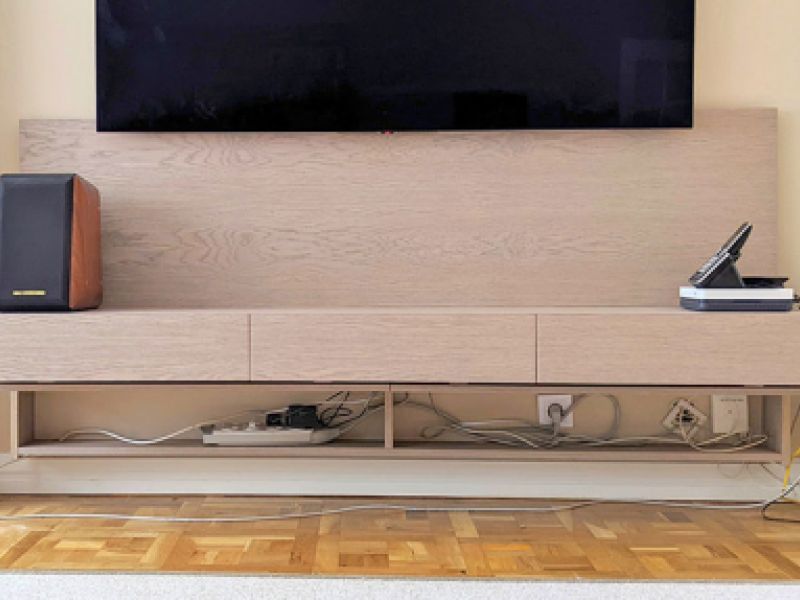 Mueble para televisión de roble claro