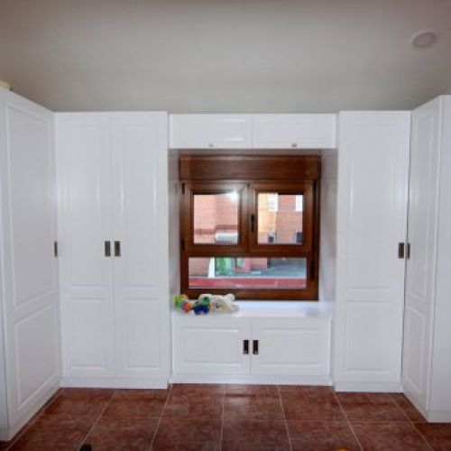 Armario en escuadra lacado