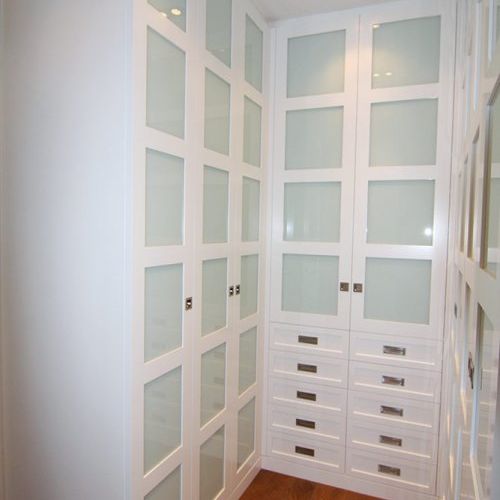 Armario vestidor puertas lacadas